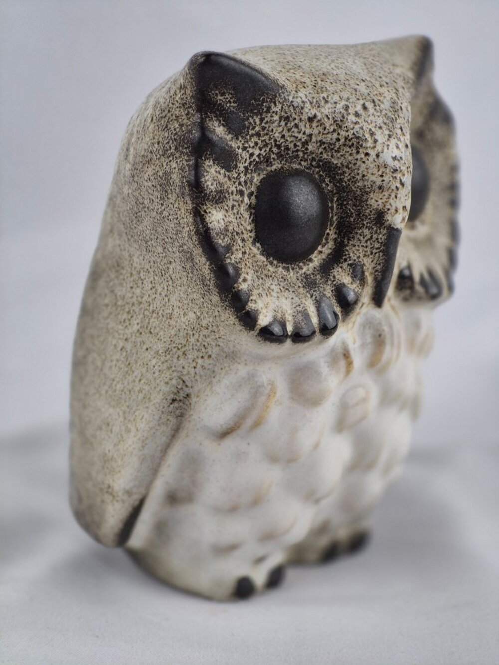 Vintage Howard Pierce Ceramic Horned Owl Figurine - Picture 6 of 15